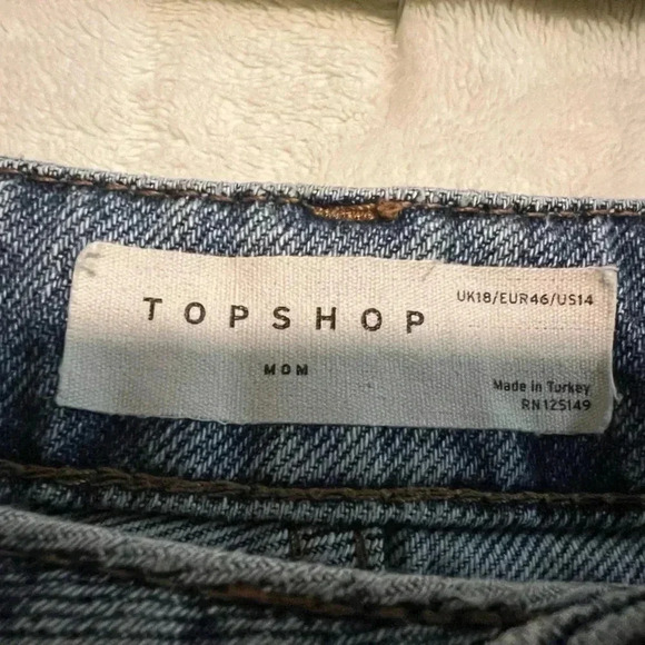 TOPSHOP mom blue Jean denimshorts frayed edges US women’s  14 - Picture 3 of 9